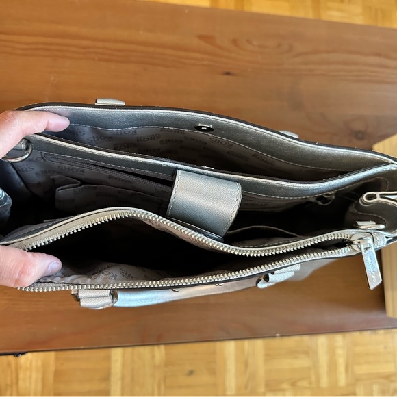 I never used it but it doesn't have the labels - Picture 6 of 6